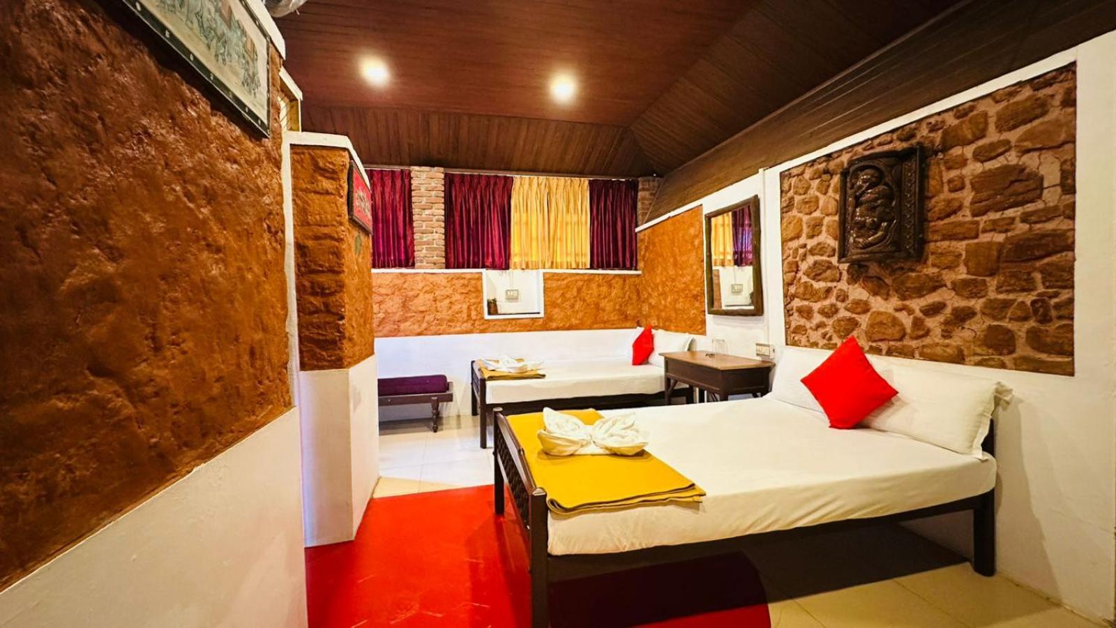 Kallar Vattiyar Wild Elephant Resort מראה חיצוני תמונה