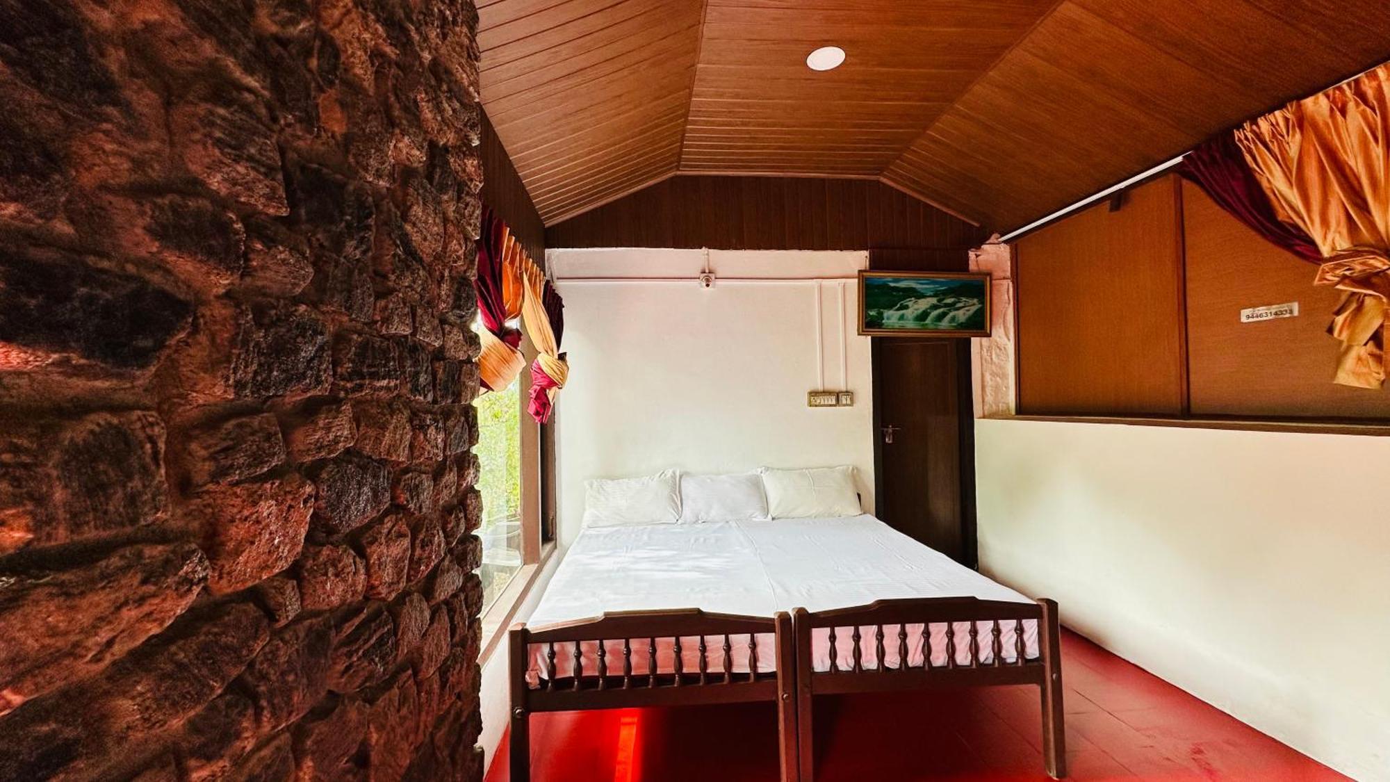 Kallar Vattiyar Wild Elephant Resort מראה חיצוני תמונה